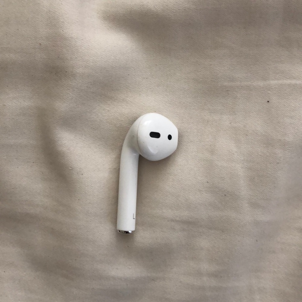LEFT airpod